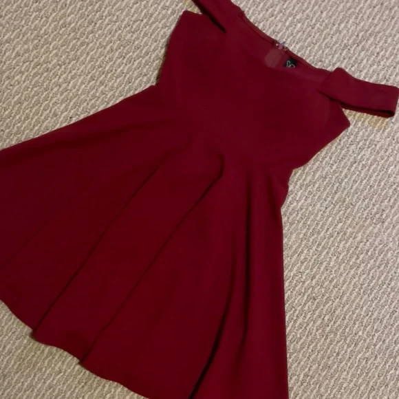 Windsor Dress - Picture 3 of 11